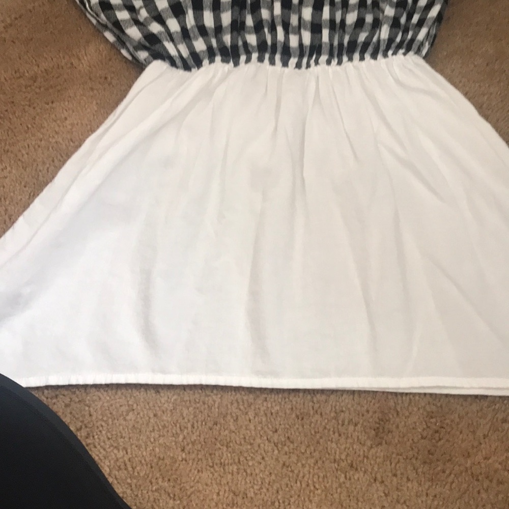 Little girls tucker and Tate dress size 4 - Picture 4 of 4